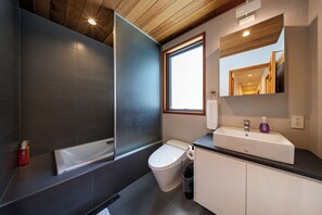 Bañera con ducha, bañera profunda, cabezal de ducha con hidromasaje