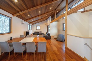Living area - Bluebird Chalets (Hakuba)