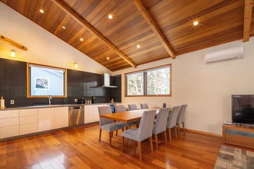 客室内のダイニングエリア