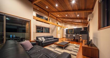 Bluebird Chalets by The Hakuba Collection