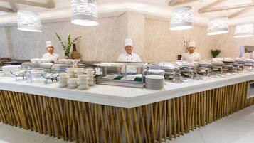 Daily buffet breakfast (PHP 380 per person)