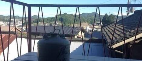 传统客房, 男女混合宿舍 (Single Futon) | 阳台