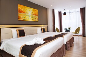 Minibar, in-room safe, desk, soundproofing - Dragon Sea Hotel Sam Son (Sam Son)