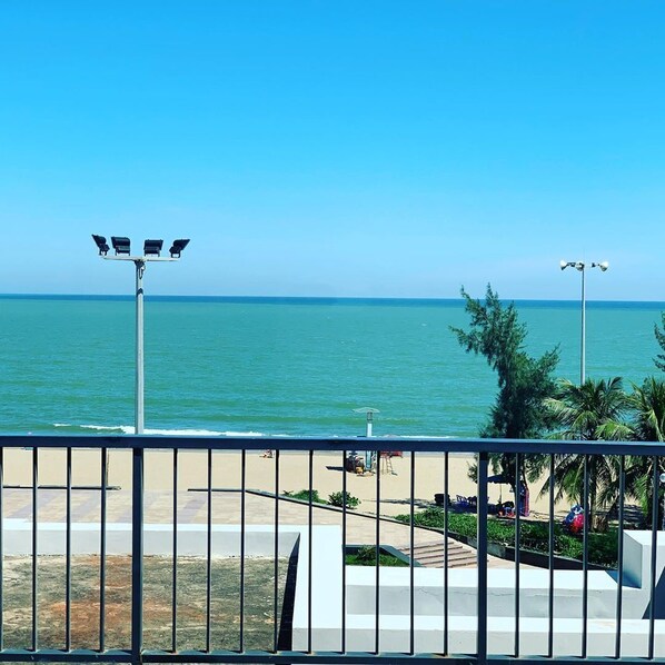 Senior Suite | Beach/ocean view - Dragon Sea Hotel Sam Son (Sam Son)