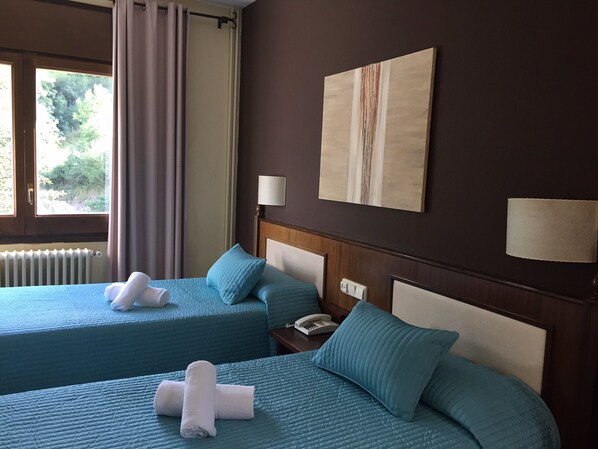 Desk, blackout curtains, cots/infant beds, free WiFi