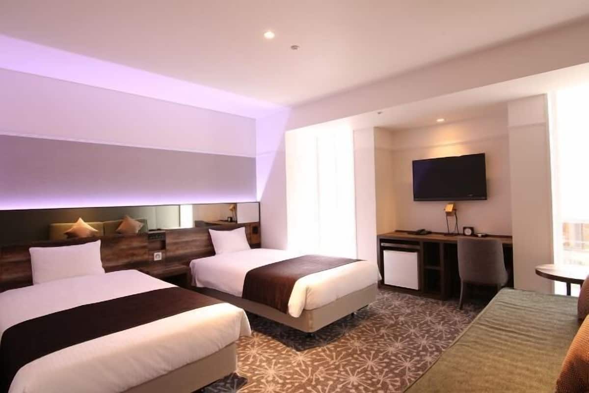 In-room safe, soundproofing, iron/ironing board, free WiFi