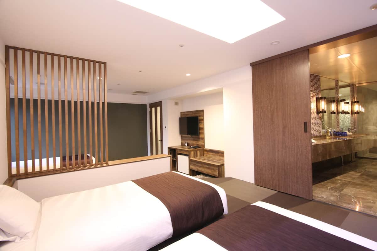 傳統客房, 非吸煙房 (Renovated/Bathroom With Washing Place) | 房內夾萬、隔音、熨斗/熨衫板、免費 Wi-Fi