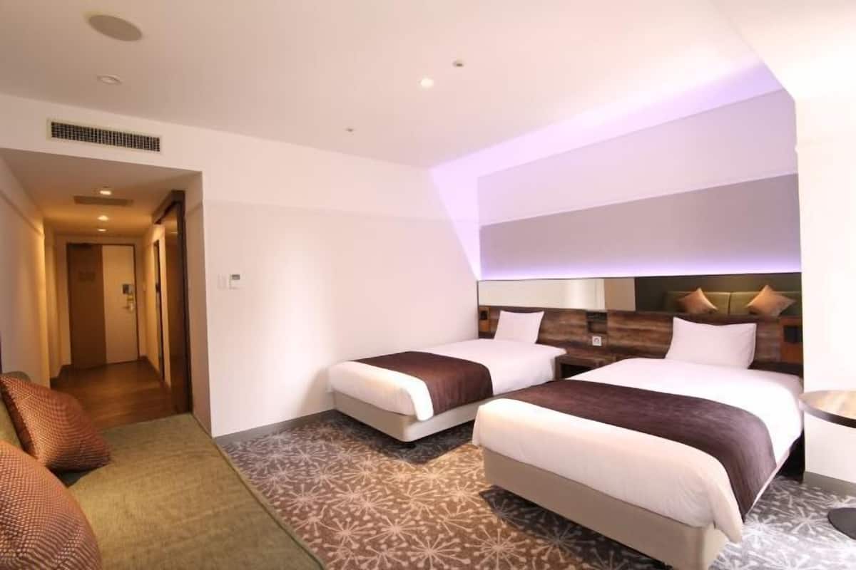 Brankas, kedap suara, setrika/meja setrika, dan Wi-Fi gratis