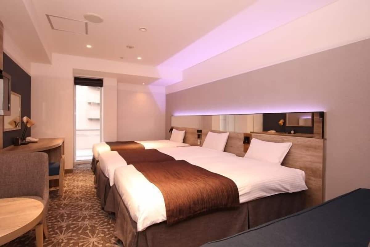 In-room safe, soundproofing, iron/ironing board, free WiFi