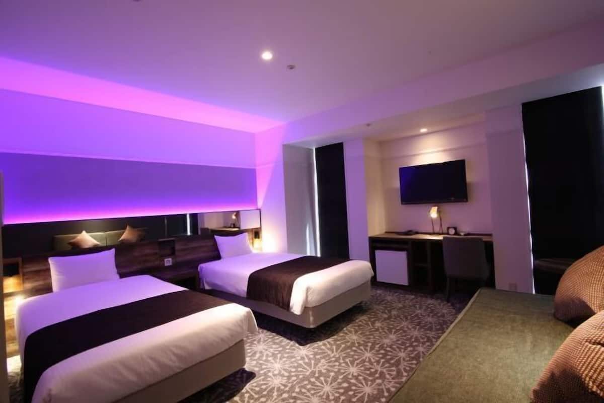 In-room safe, soundproofing, iron/ironing board, free WiFi