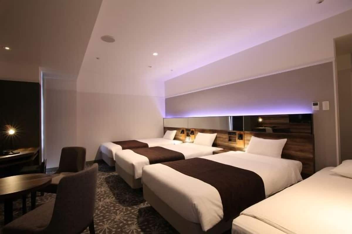 In-room safe, soundproofing, iron/ironing board, free WiFi