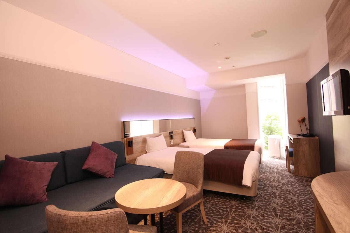 Superior Twin Room (Bathroom With Washing Place, Toilet Partition) | In-room safe, soundproofing, iron/ironing board, free WiFi