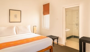 Suite | Blackout curtains, iron/ironing board, free WiFi, bed sheets
