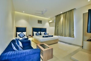 Club Triple Room | Premium bedding, in-room safe, rollaway beds, free WiFi