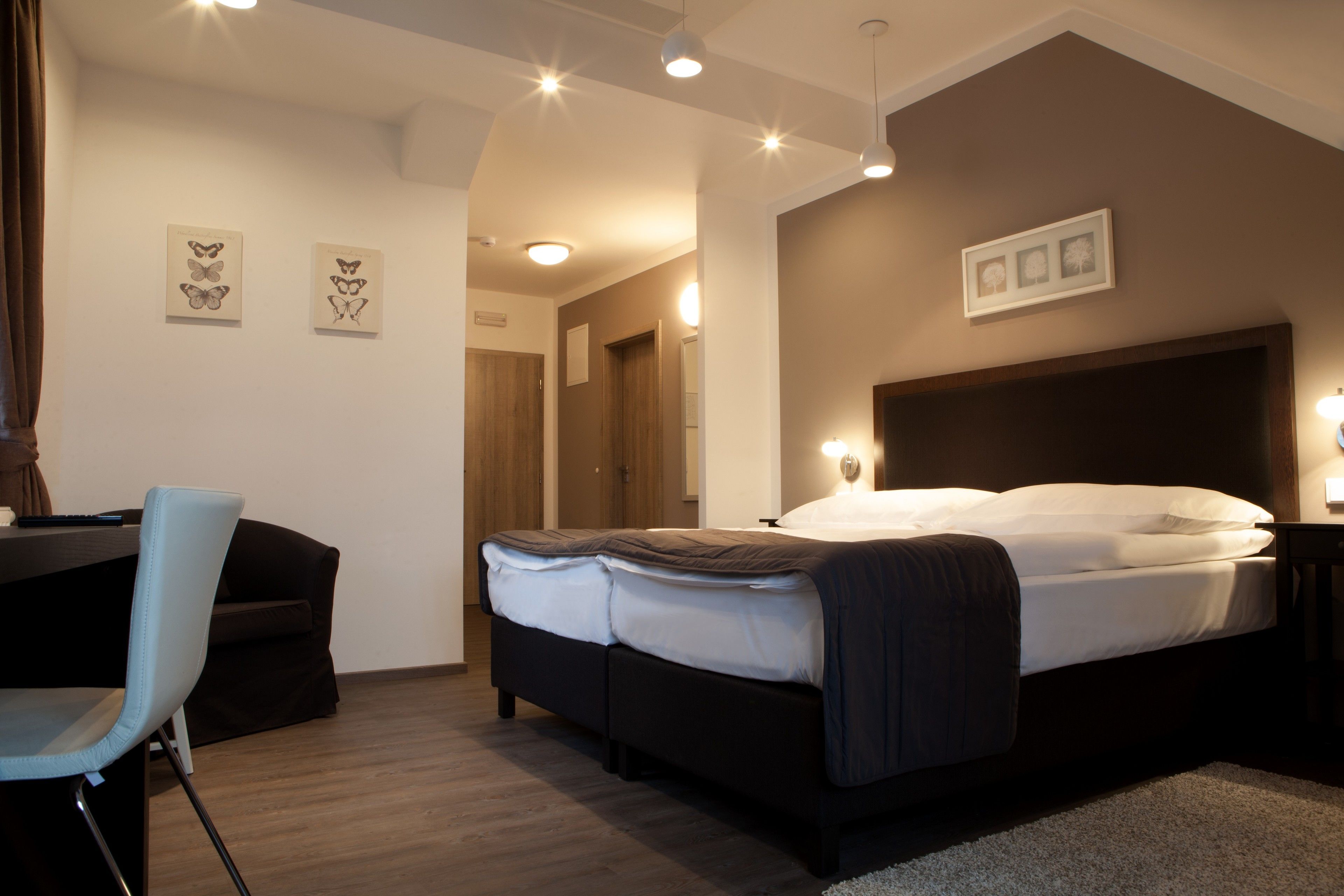 minibar, in-room safe, cots/infant beds, free wifi