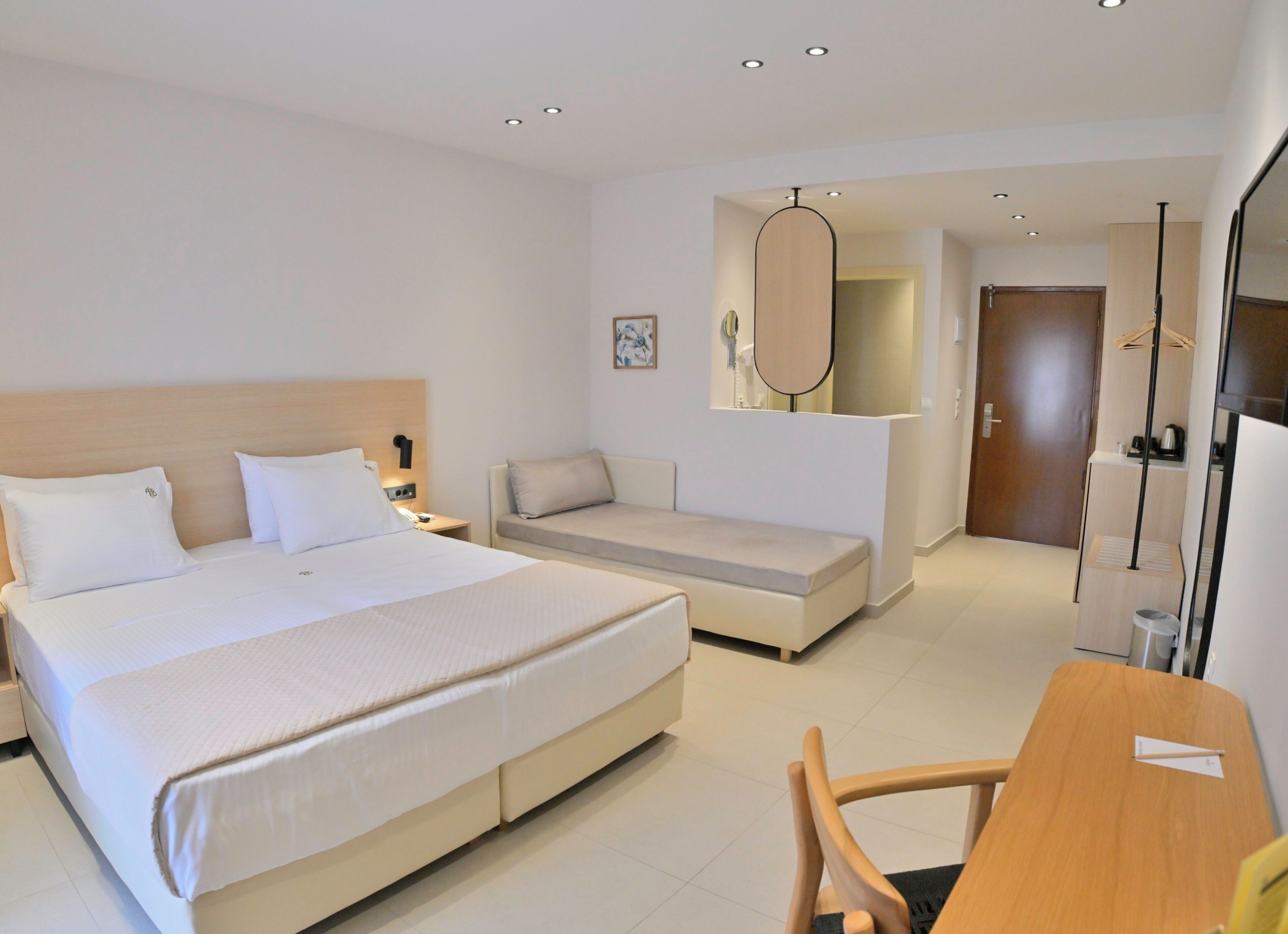 1 bedroom, in-room safe, desk, blackout drapes