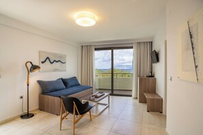 Junior Suite, 1 Bedroom, Sea View | Living area