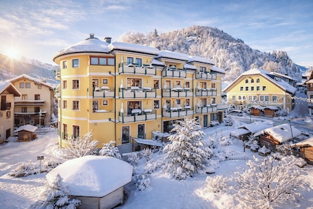 Front of property. Hotel Alte Post