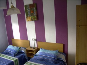 Habitación doble, baño compartido | Wifi gratis y ropa de cama