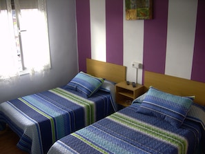 Free WiFi, bed sheets - Pensión Gema Irun (Irun)