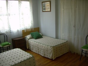 Free WiFi, bed sheets - Pensión Gema Irun (Irun)