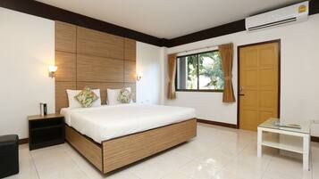 Corner Room | Skrivebord, ekstrasenger (mot et tillegg), wi-fi (inkludert) og sengetøy