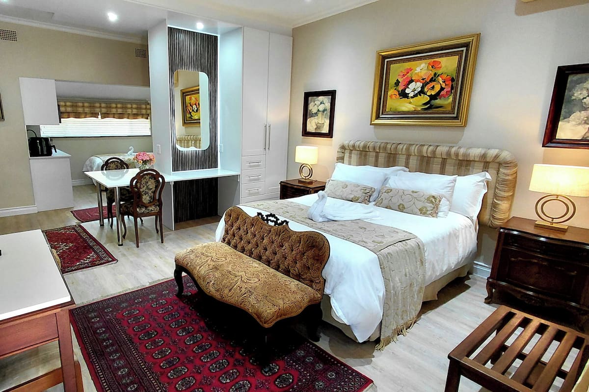 Quarto (The Rose 3) | Roupas de cama premium, cofres nos quartos, individualmente decorados