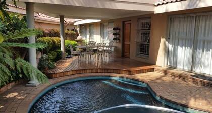 Royal Ridge Guest House and Apartments