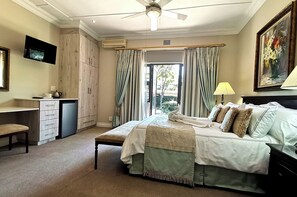 Room (2) | Premium bedding, in-room safe, individually decorated - Royal Ridge Guest House and Apartments (Pretoria)