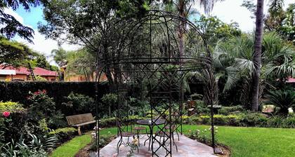 Royal Ridge Guest House and Apartments