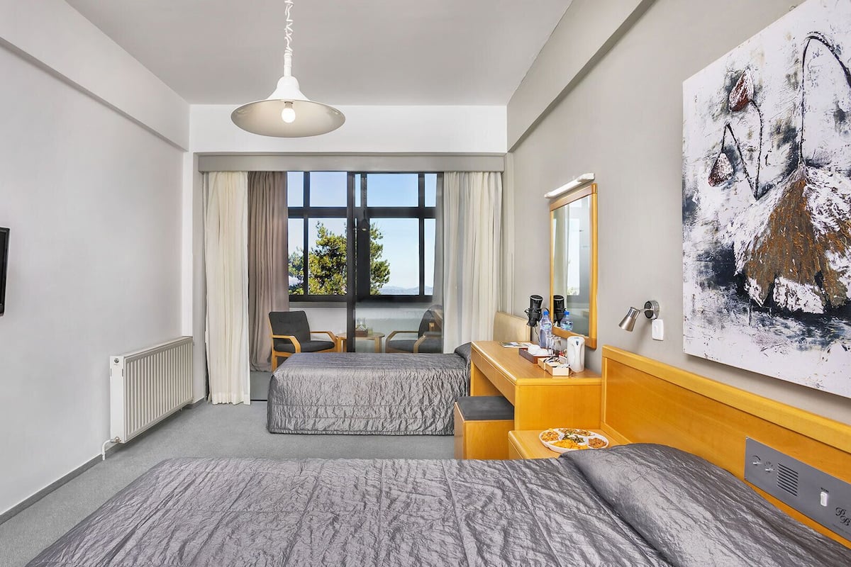 In-room safe, free WiFi, bed sheets, wheelchair access