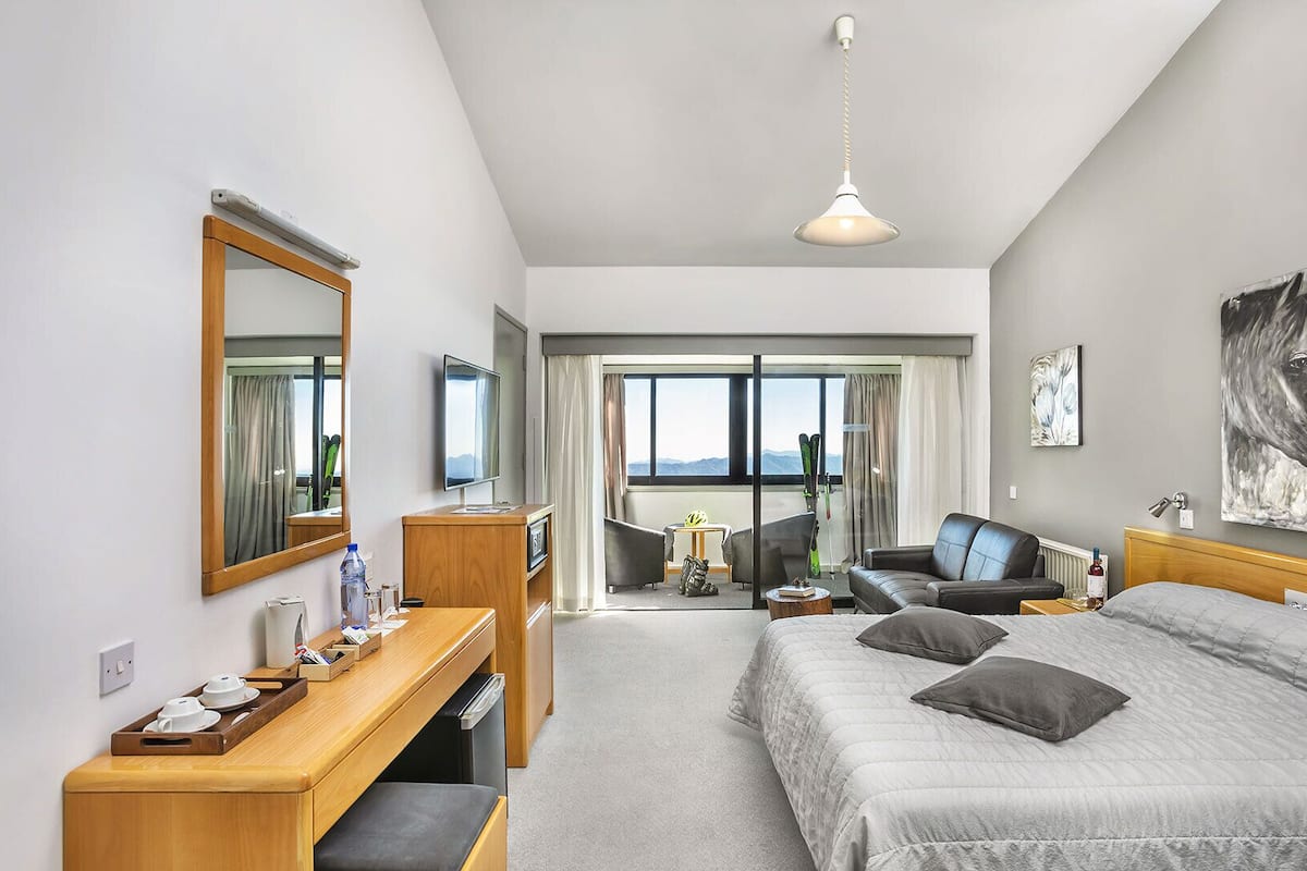 In-room safe, free WiFi, bed sheets, wheelchair access