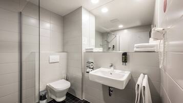 Family Room, 1 Bedroom | Bathroom | Shower, hair dryer, towels