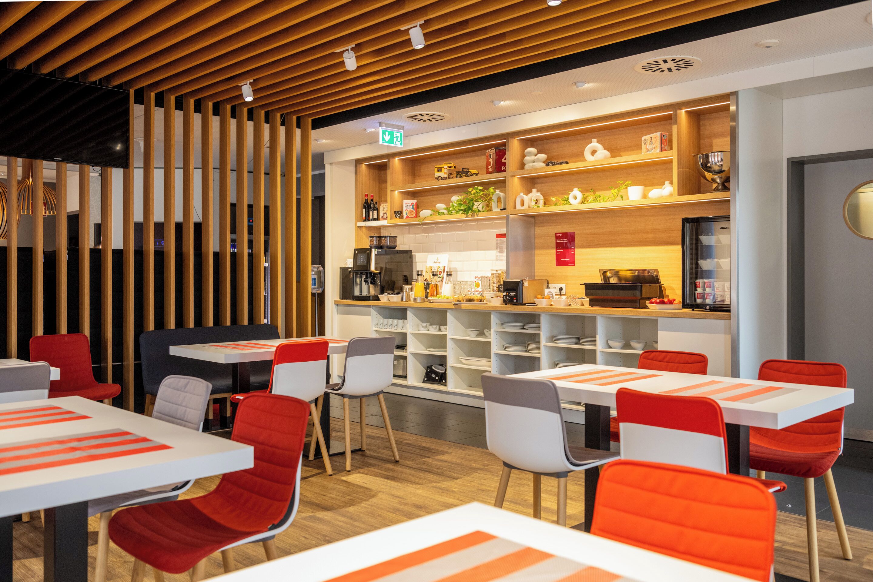 Tägliches Frühstücksbuffet (11.95 EUR pro Person)