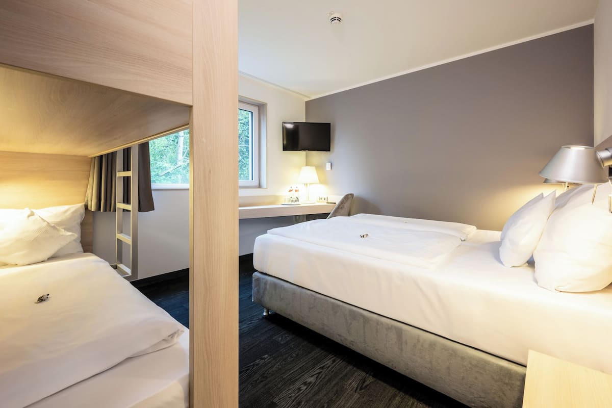 Familienzimmer, 1 Schlafzimmer | 1 Schlafzimmer, hochwertige Bettwaren, Schreibtisch