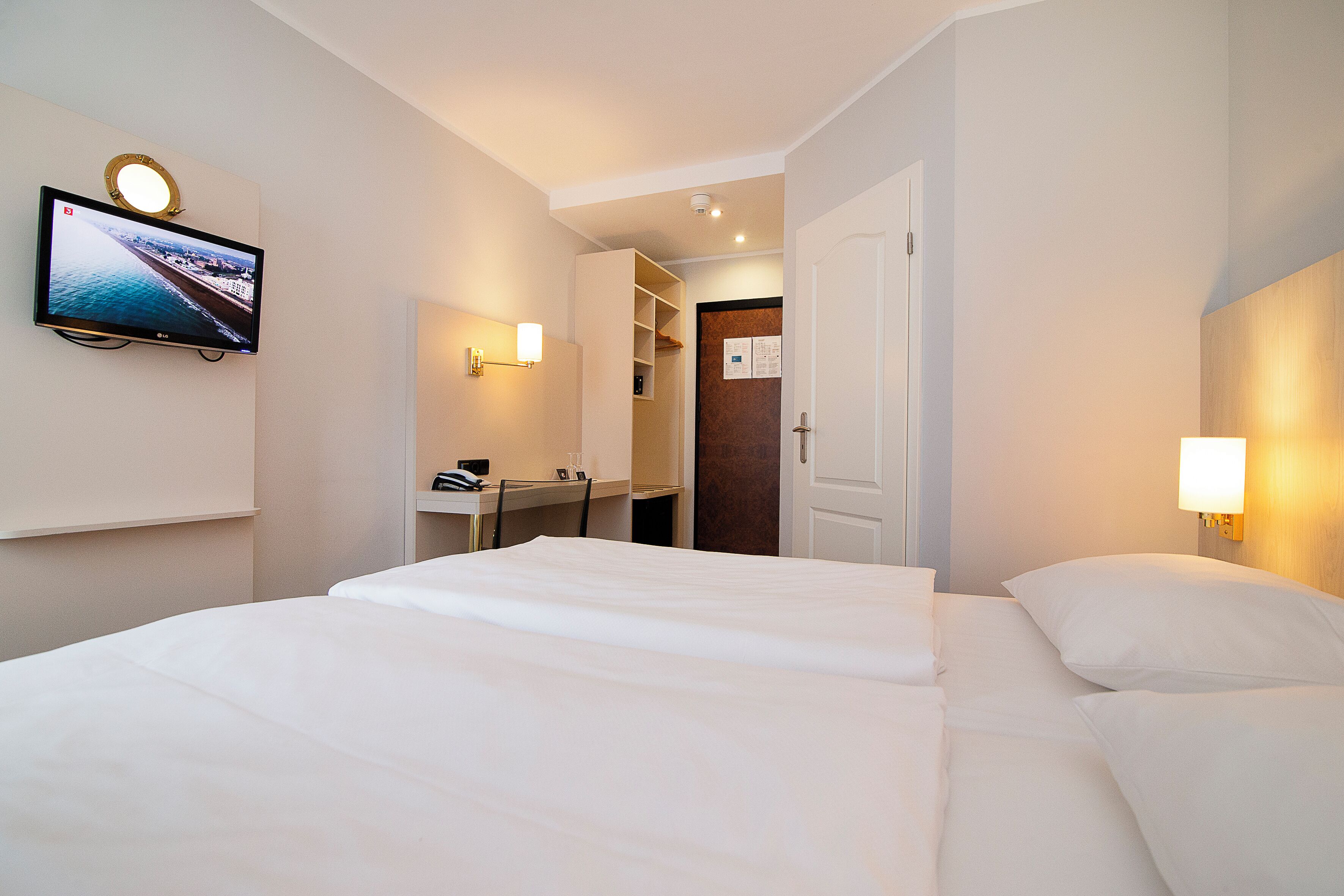 standard double room | in-room safe, desk, soundproofing, iron/ironing board