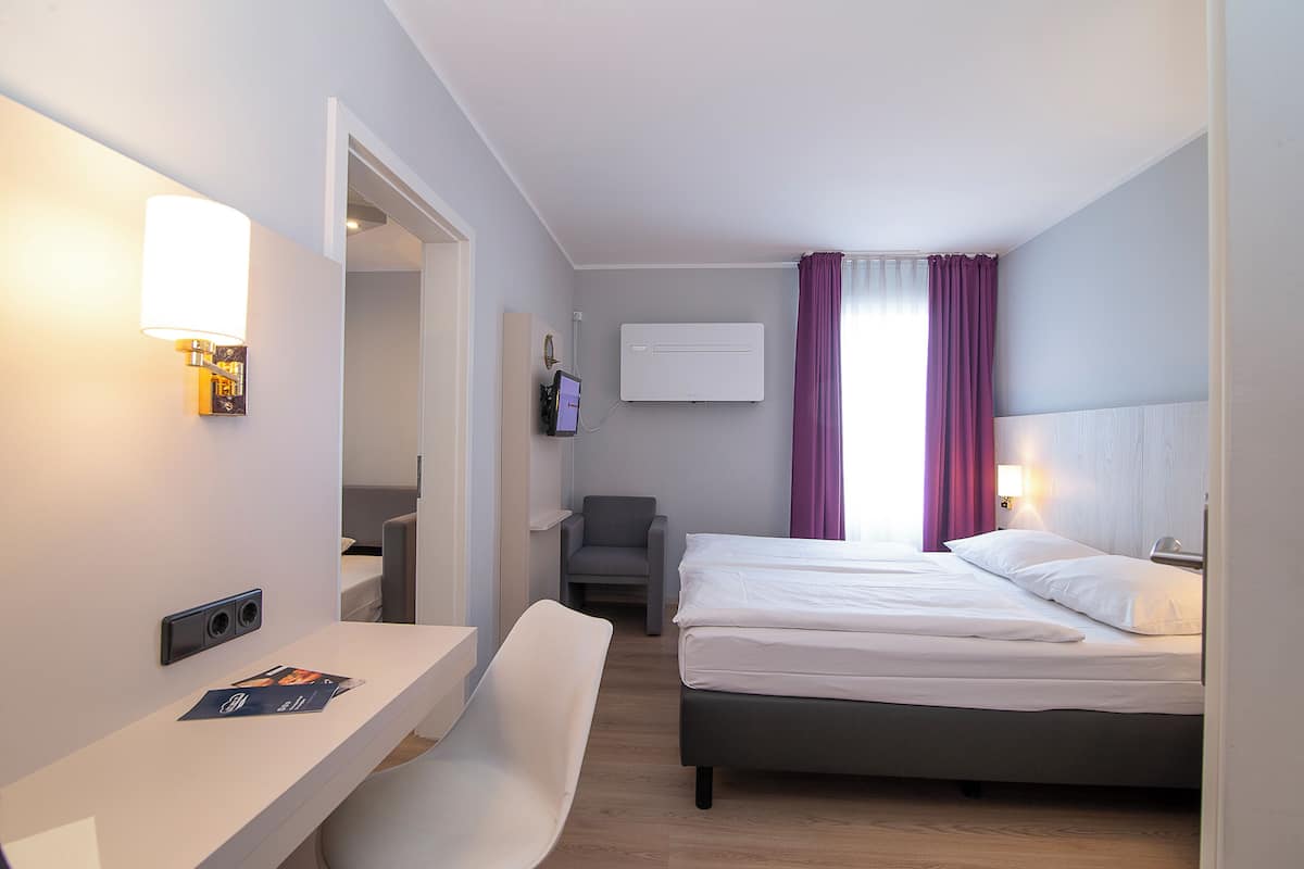 Apartment | Zimmersafe, Schreibtisch, schallisolierte Zimmer, Bügeleisen/Bügelbrett