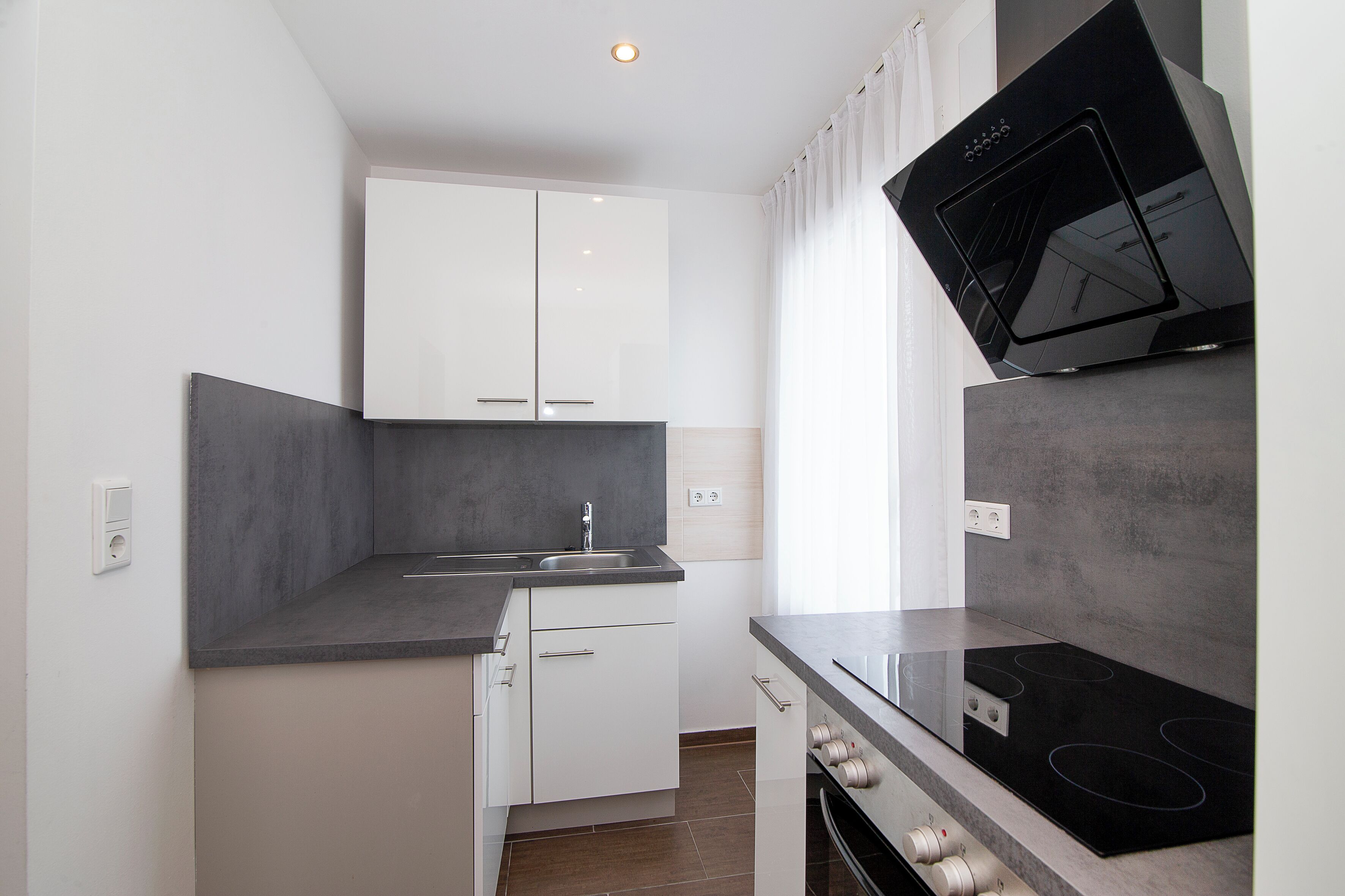 suite | private kitchen | fridge