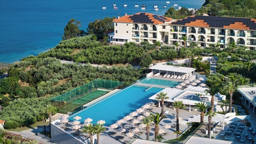 Akrathos Beach Hotel