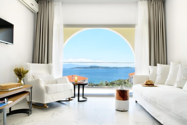 Romantic Suite, Sea View | In-room safe, blackout drapes, soundproofing