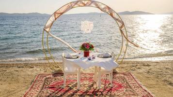 Plage privée, parasols, plongée sous-marine, snorkeling