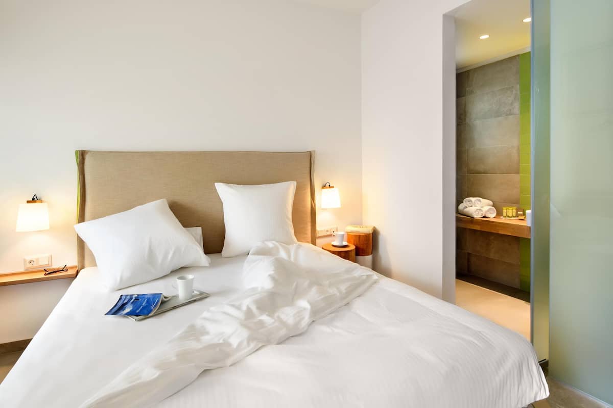 客房內保險箱、遮光布/窗簾、隔音、熨斗/熨衣板