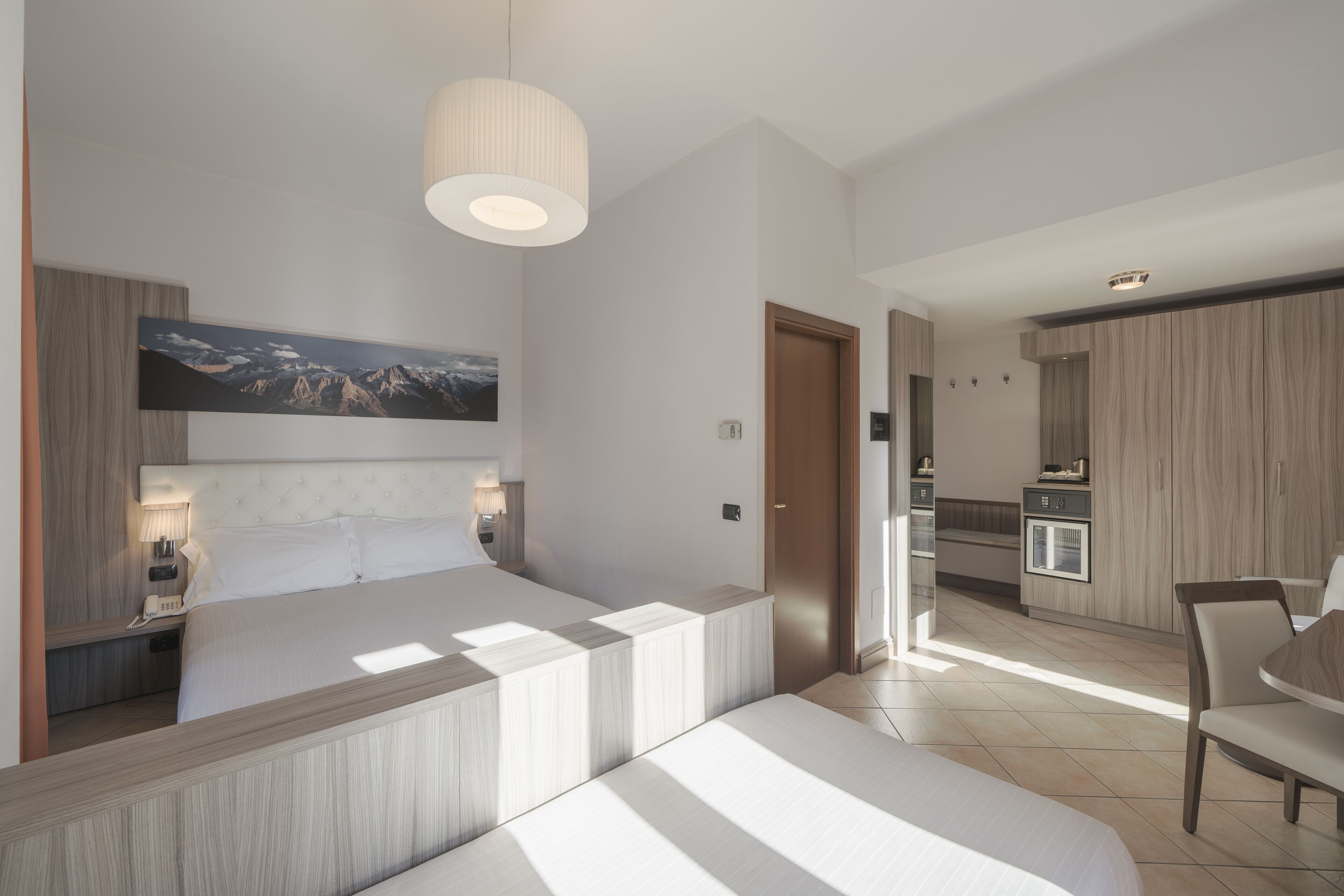 premium bedding, down duvets, in-room safe, desk