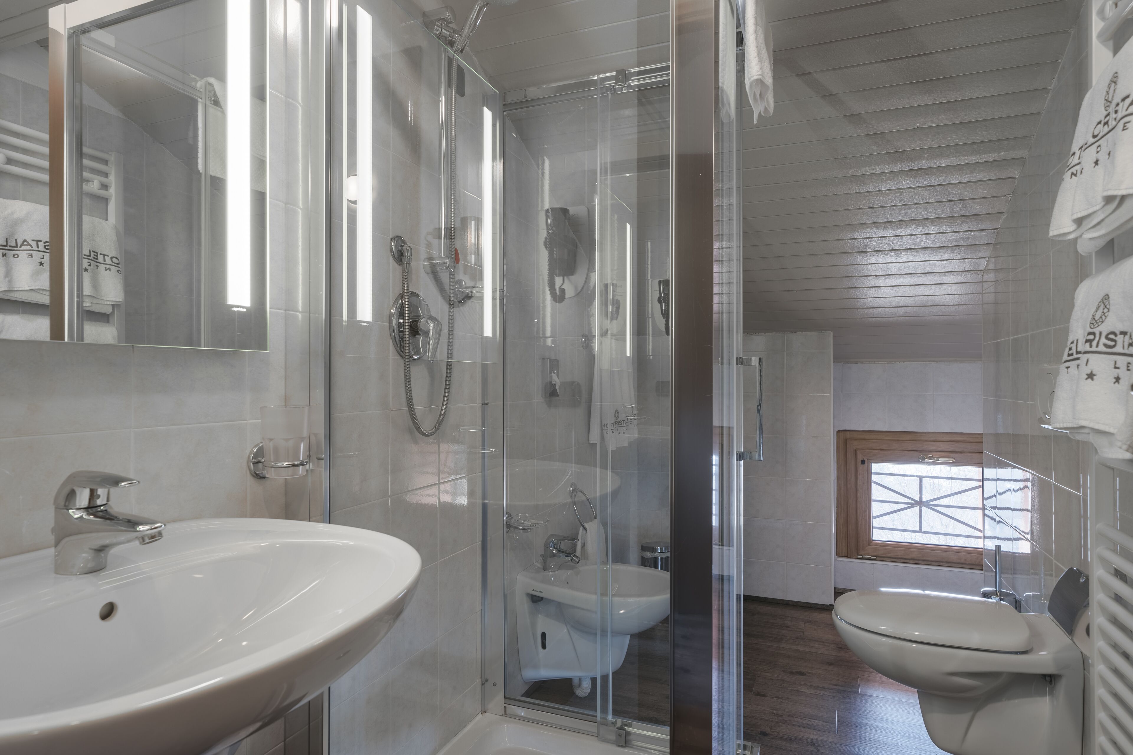 room, multiple beds, no windows | bathroom | shower, rainfall showerhead, free toiletries, hair dryer