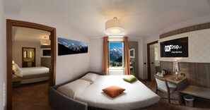 Habitación cuádruple, vista a la montaña | Ropa de cama de alta calidad y edredón