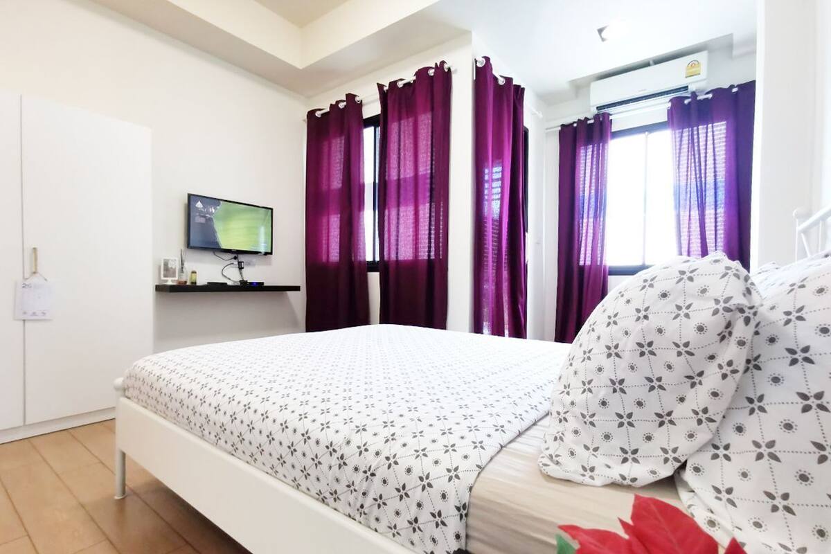 Individually decorated, individually furnished, free WiFi, bed sheets