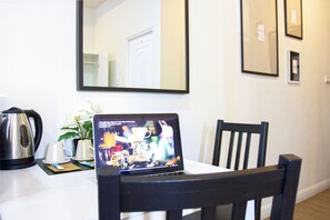Deluxe-Studio, 1 Queen-Bett, Eckzimmer