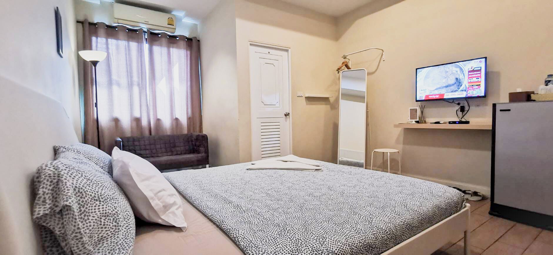 Standard Studio, 1 King Bed, Ground Floor