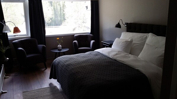 Wi-Fi de cortesia, roupa de cama