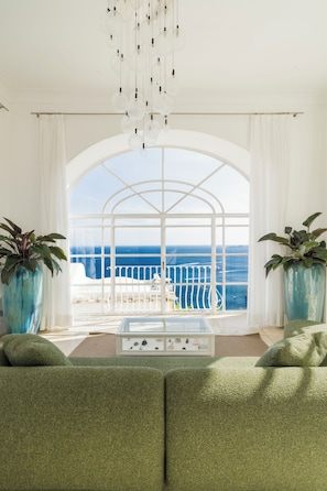 Suite, Terrace | Living area | 49-inch LCD TV with satellite channels, TV, Netflix - Villa Magia (Positano)